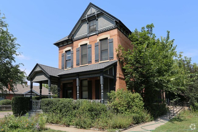 Building Photo - The Arthur House