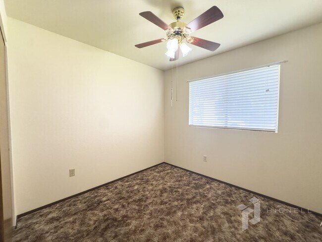 Foto del edificio - Spacious Home on the West Side of Redding ...