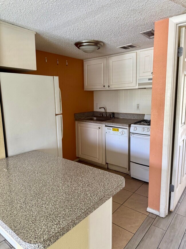 Foto del edificio - 103 Oyster Bay Cir