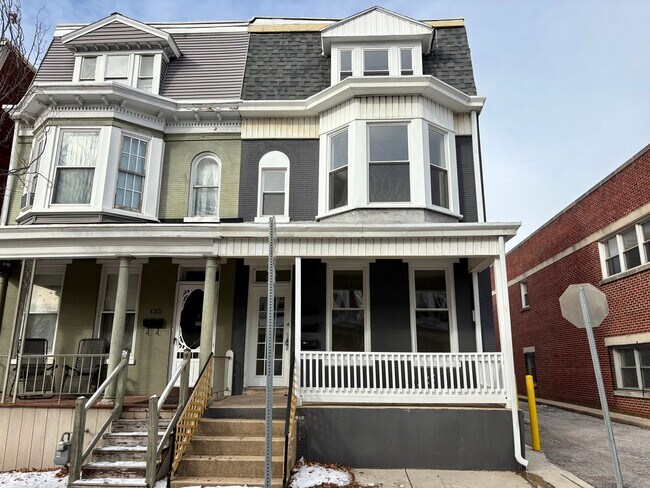 Foto del edificio - 133 W Maple St