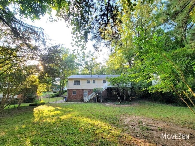 Building Photo - 5300 Fieldstone Dr