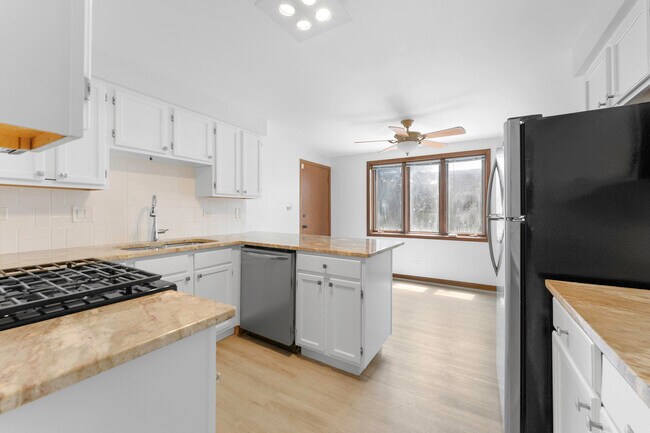 Foto del edificio - 3605 N Narragansett Ave
