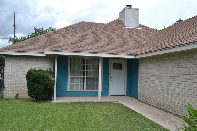 Foto del edificio - 2500 Cherrylawn Dr
