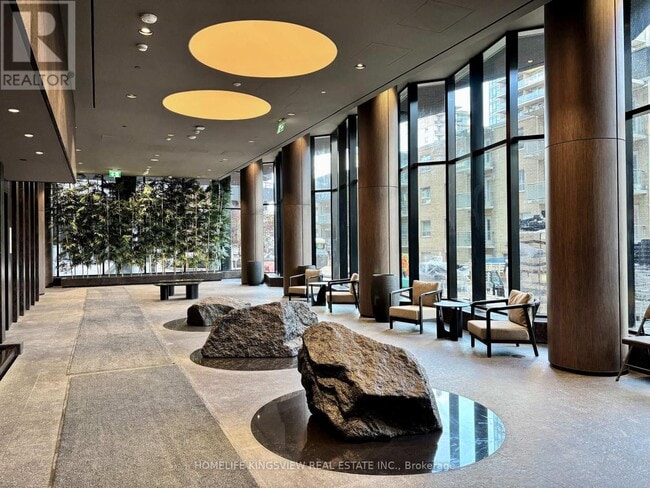 Photo du bâtiment - 110 Broadway Ave