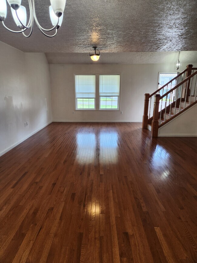 Foto del edificio - 28 Holler Rd