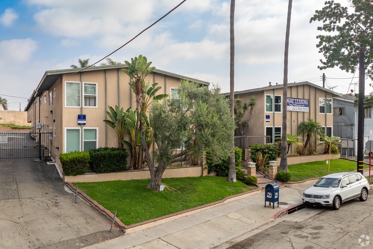 Foto principal - 839-845 Glenway Drive