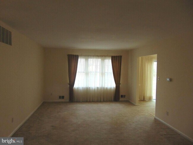 Foto del edificio - 4901 Asquith Ct