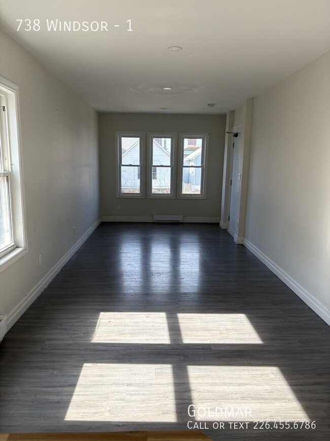 Building Photo - New Listing on Windsor Ave