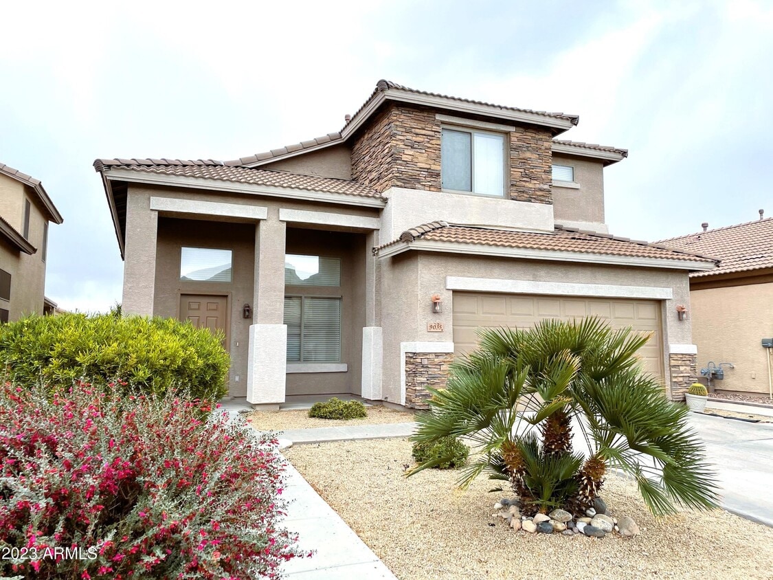 Foto principal - 9035 W Bluefield Ave