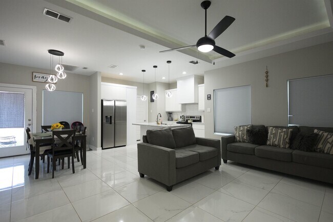 Foto del edificio - 5427 Granja Dr