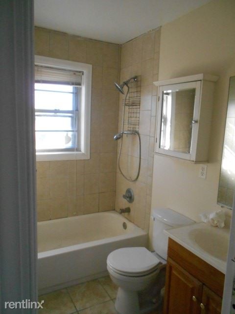 Building Photo - 1342 Seven Oaks Ln