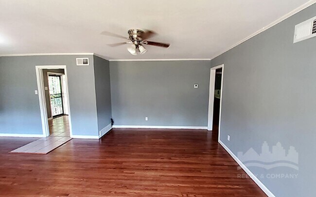 Building Photo - 3808 Windcrest Rd