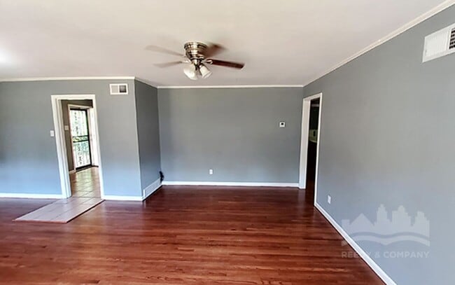 Building Photo - Welcome to the charming "Can't Get Any Cut...