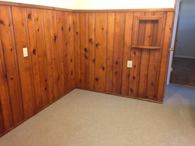 KITCHENETTE - 4326 Schenck Ave