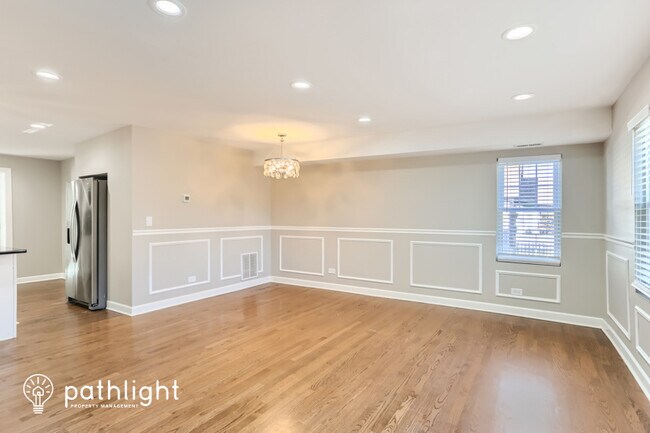 Foto del edificio - 906 South 10Th Avenue, Maywood, IL, 60153