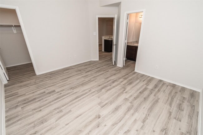 Building Photo - 24103 Ravenna Oaks Ct