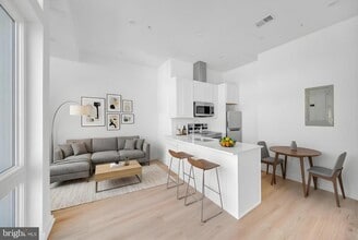 Building Photo - 710 Kennedy St NW