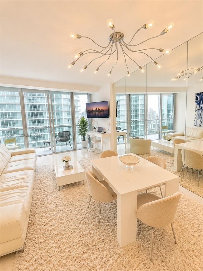 Building Photo - 495 Brickell Ave