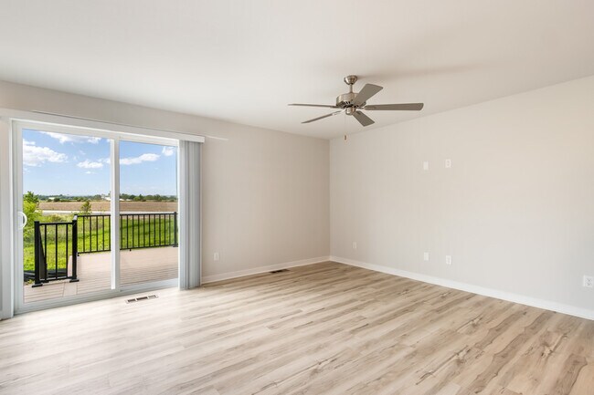 Foto del edificio - W219N16241 Primrose Ct