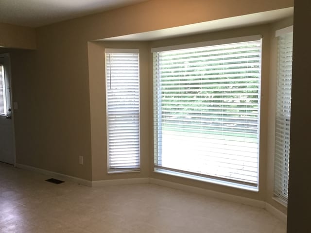 Building Photo - 947 Evergreen Park Ln