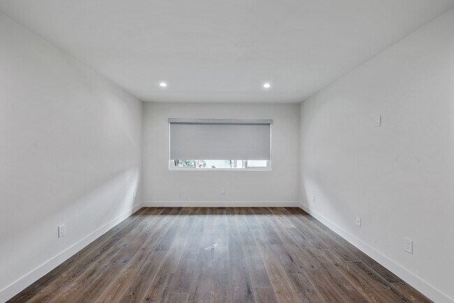 Building Photo - Pacific Apartment Homes at Ermanita