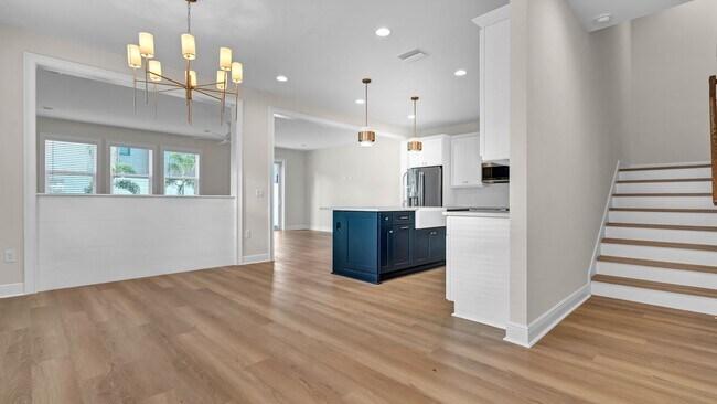 Building Photo - Brand New Beautiful and Spacious 4BR/4.5 B...