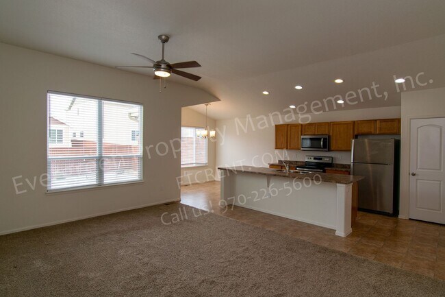 Foto del edificio - Fantastic 4 bedroom in Windsor! $500 Signi...