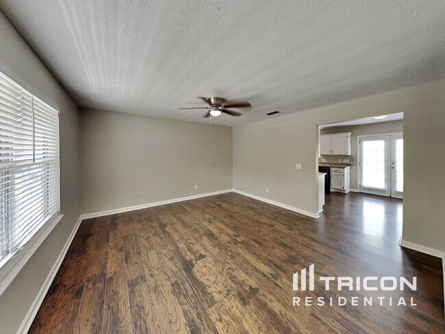 Building Photo - 504 Sanders Drive La Vergne TN