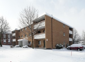 Building Photo - Parkside Manor