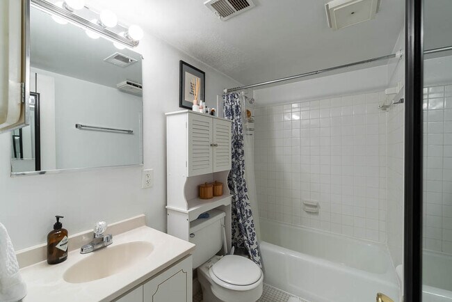 Foto del edificio - 1611 Corcoran St NW