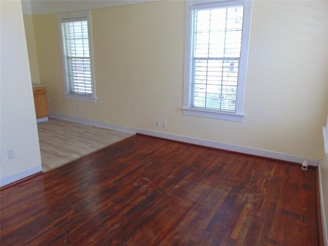 Building Photo - 3712 Avenue O