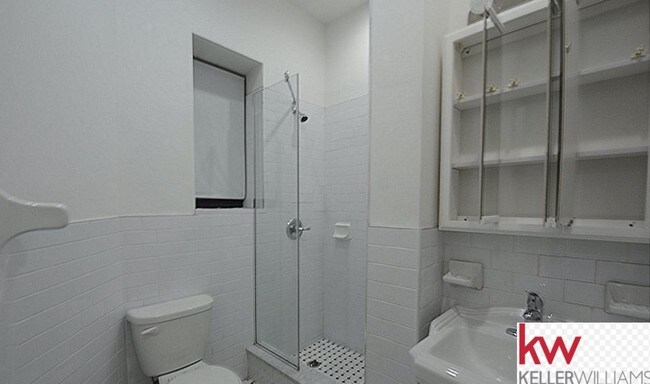 Building Photo - 206 W 88th St