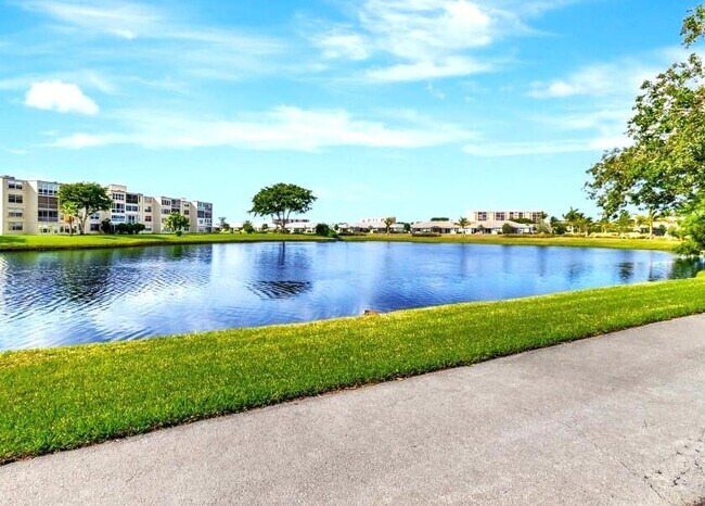 Foto del edificio - 14527 Bonaire Blvd