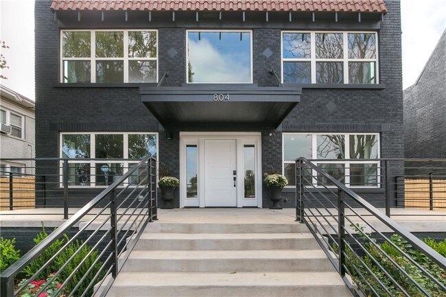 Foto del edificio - 804 NW 23rd St
