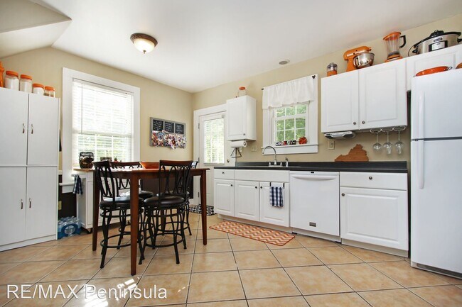 Foto del edificio - 3 br, 2 bath House - 74 Church St