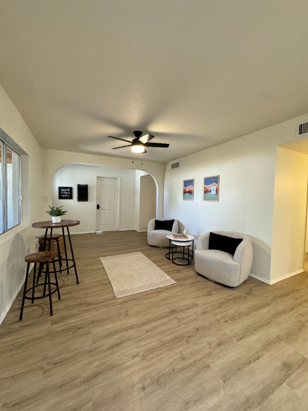 Photo - 2222 W Morningside Dr House