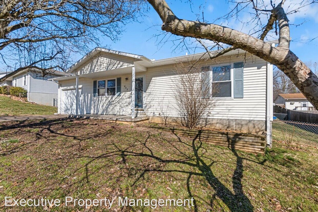 2 br, 1 bath House 862 Clark St House for Rent in Jackson, MO