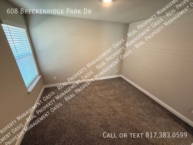Foto del edificio - 608 Breckenridge Pk Dr