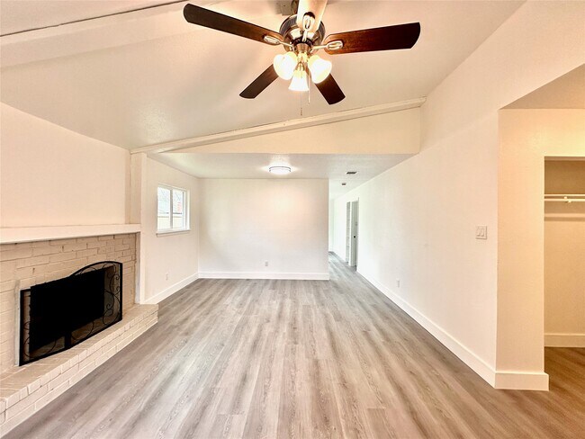 Foto del edificio - 13754 Shirebrook Dr
