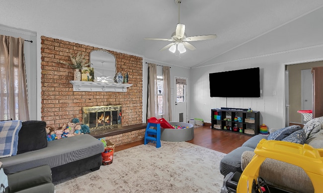 Foto del edificio - 400 Patricia Dr