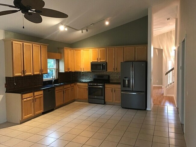 Building Photo - 13635 Guildhall Cir