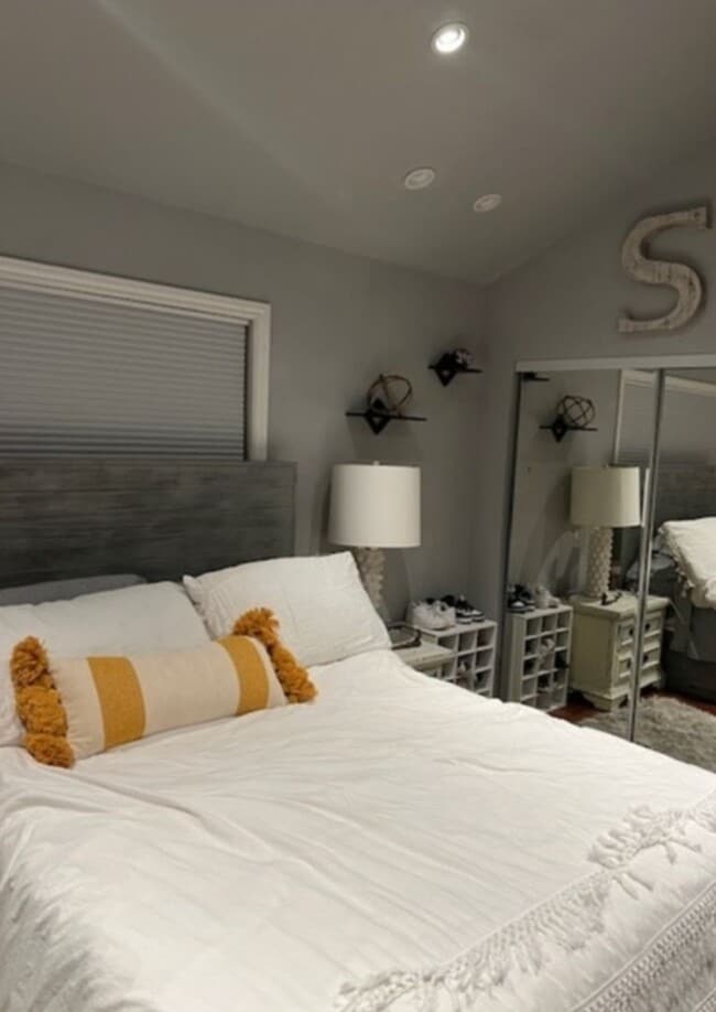 Foto del edificio - Gorgeous Updated 2 Bedroom, 2 bath Condo with 1 car garage For Rent in Pleasanton.