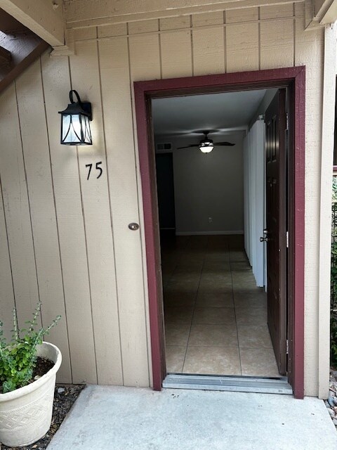Primary Photo - 6560 College Grove Dr