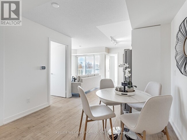 Building Photo - 10-410 Wilby Crescent