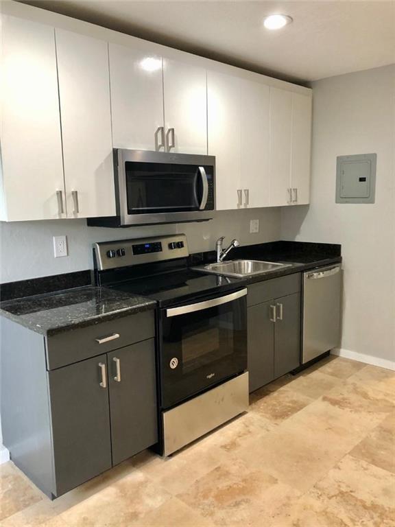 Foto del edificio - 736 NE 13th Ct