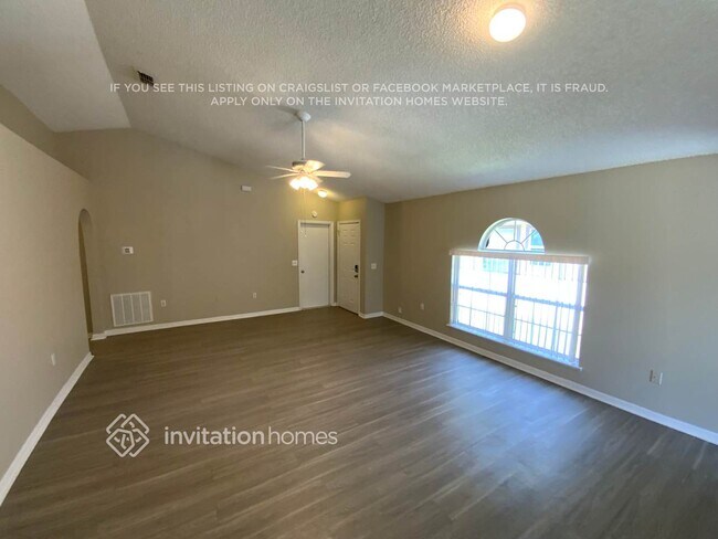 Foto del edificio - 3651 Gilmore Heights Rd N