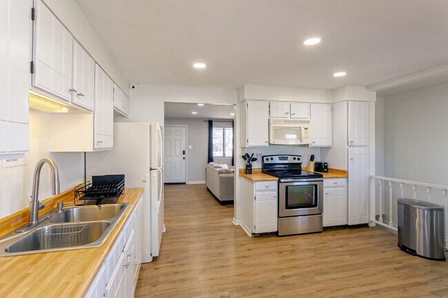 Foto del edificio - 8490 Benton St