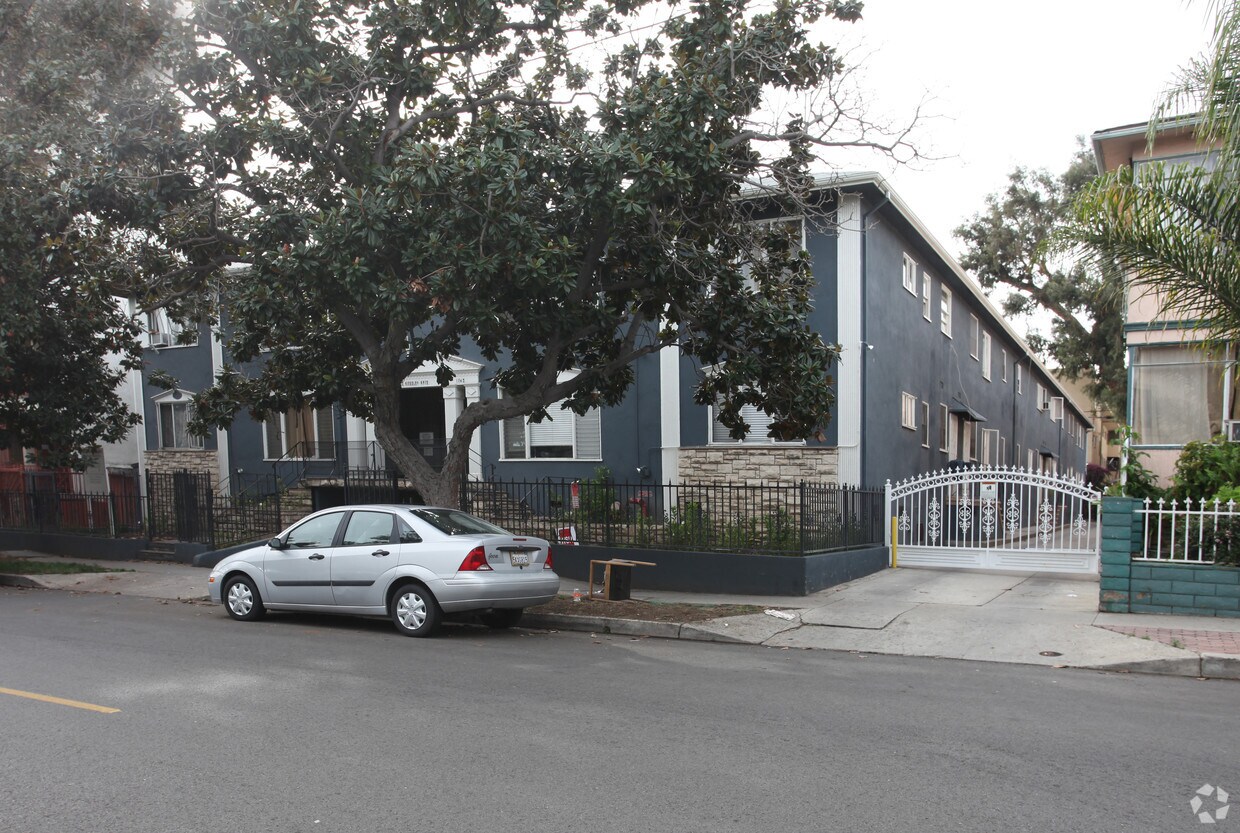 Primary Photo - Hollywood Kingsley Apartments
