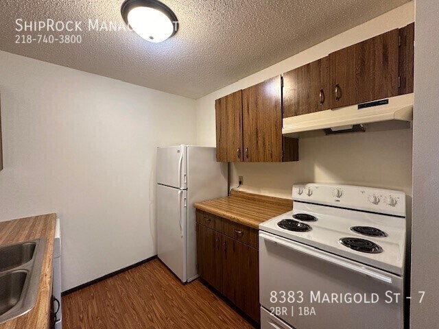 Foto del edificio - 8383 Marigold St