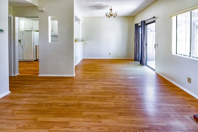 Building Photo - 2421 Mohican Ln